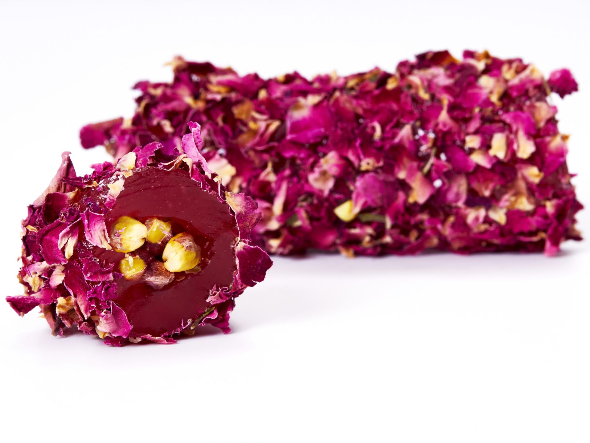 Gül Yaprağı Kaplı Narlı Fıstıklı Sarma Lokum 500 gr